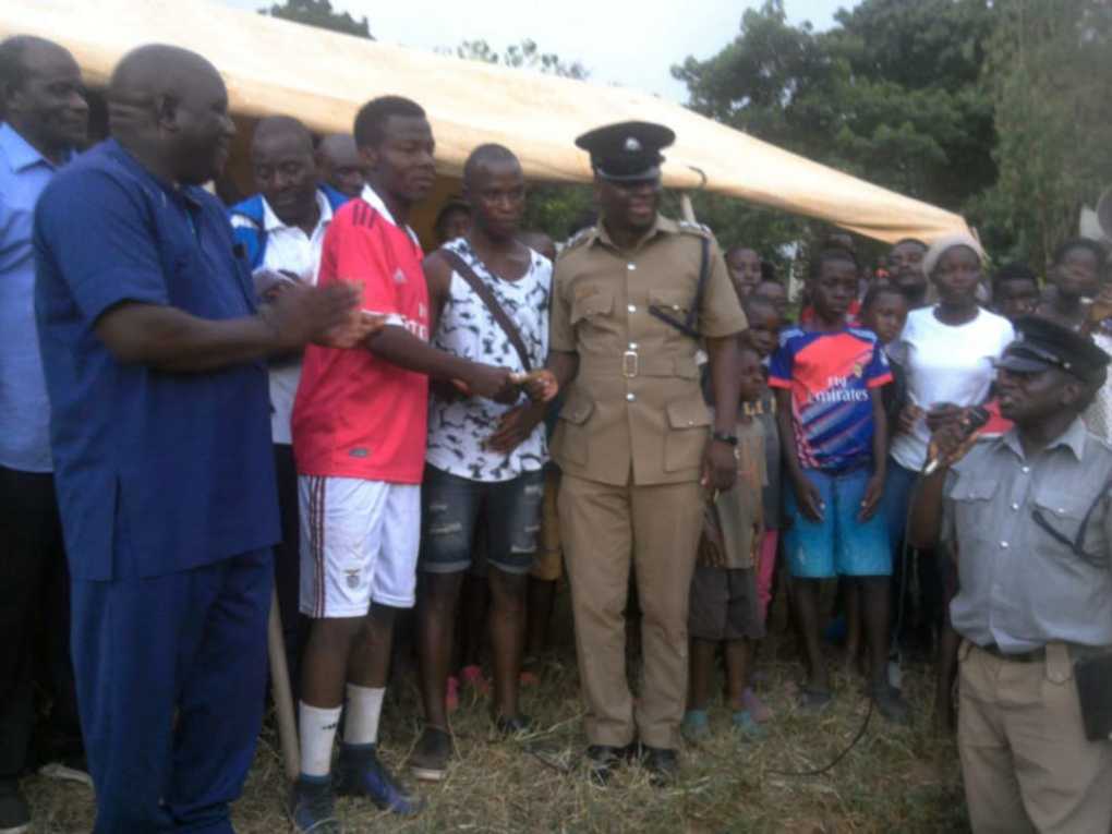 Presidential Advisor Kaunda, Malawi Police up with sensitizing effort against albino killings 