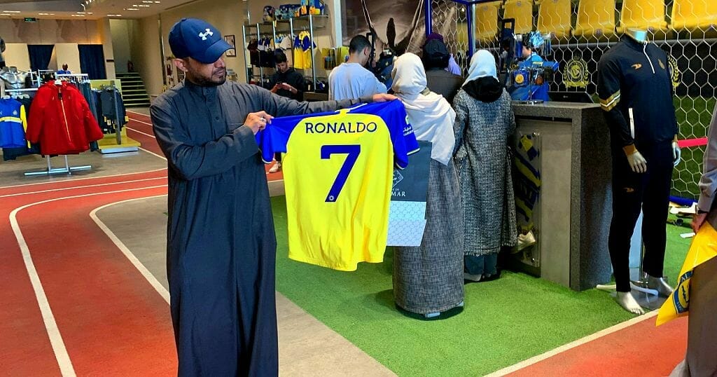 Al Nassr fans rush to buy club merchandise after Ronaldo signing